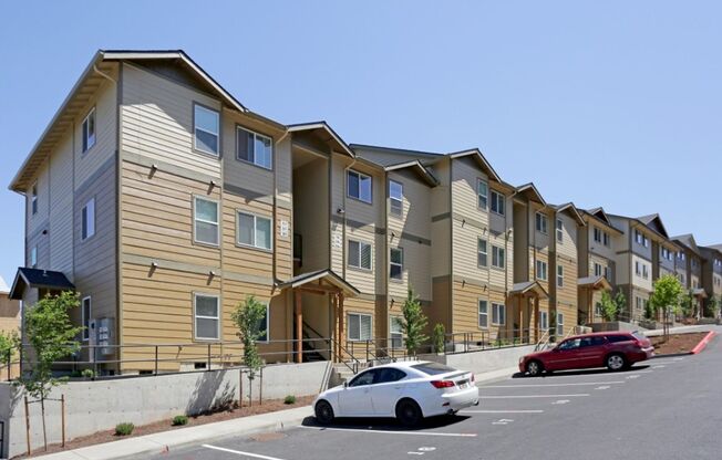 1 bed, 1 bath, 728 sqft, $1,475, Unit 137