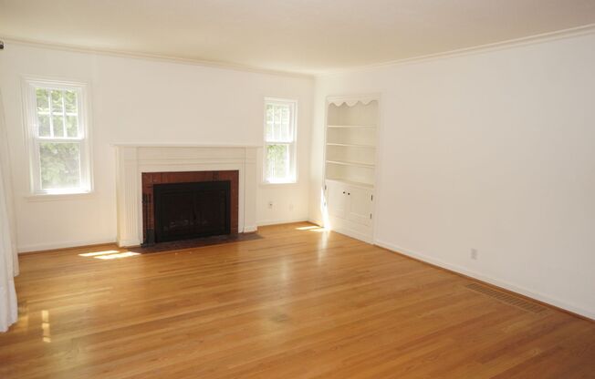 Westmoreland/Sellwood 3 bedroom Beauty!