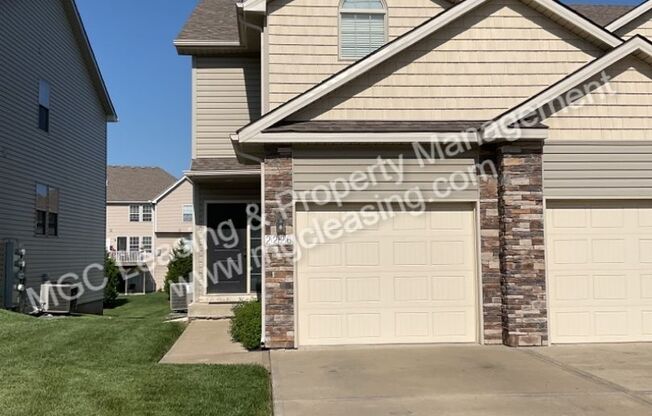 3 beds, 2.5 baths, 1,418 sqft, $1,749, Unit 2226 Burning Wood Ln