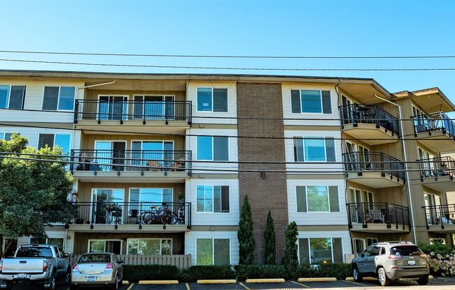 Spacious Renovated 2 Bed 1.5 Bath with Corner Balcony & Gas Fireplace