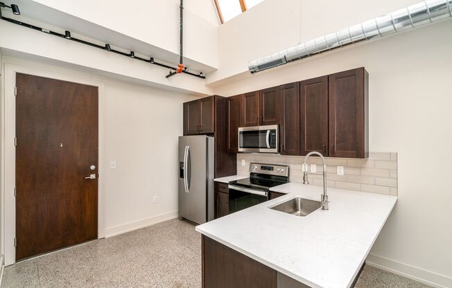 2 beds, 2 baths, $1,959, Unit 875 Michigan Ave Apt. 402