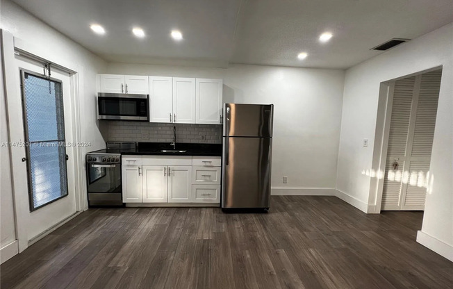 3515 Van Buren St.