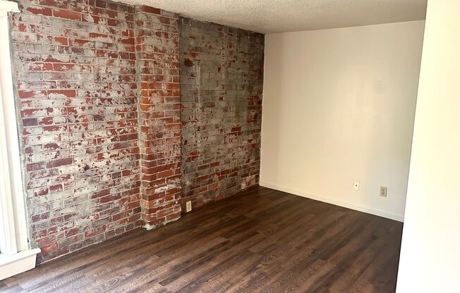 Studio, 1 bath, 415 sqft, $800, Unit 215