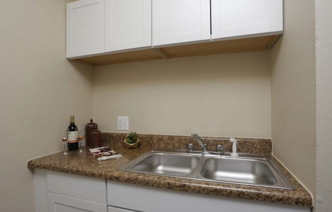 Broadmoor Apartments