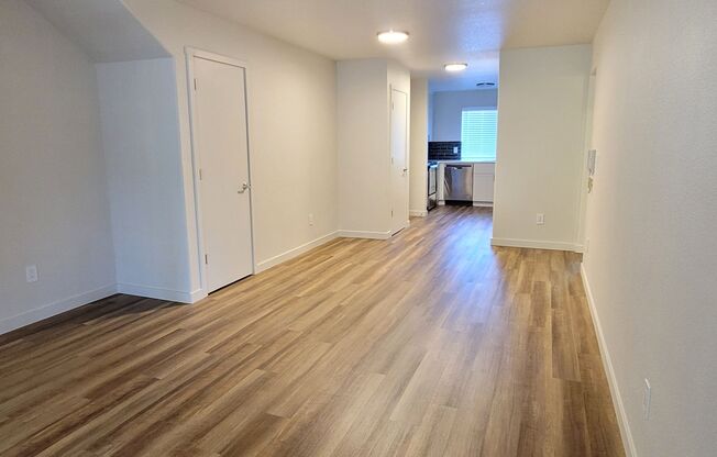 2 beds, 2 baths, 956 sqft, $1,795, Unit 113