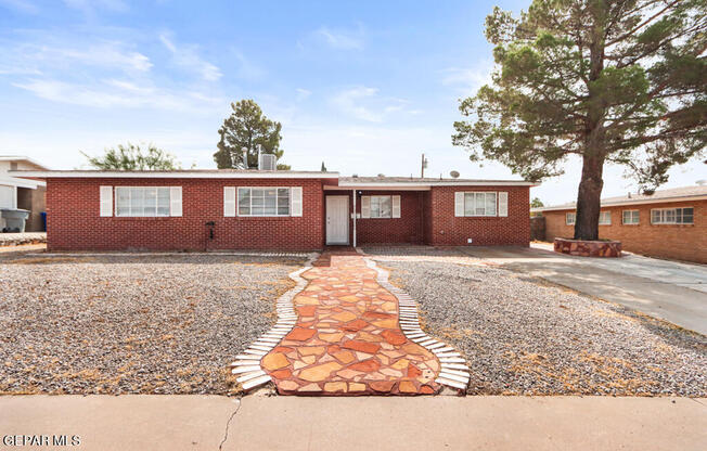 417 CHRISTOPHER AVE