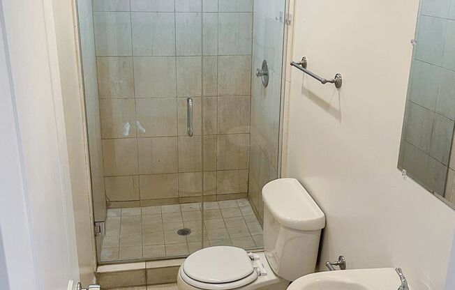 3 beds, 2.5 baths, 1,140 sqft, $3,650, Unit 3918-2