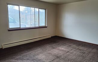 2 beds, 1 bath, $795, Unit #2