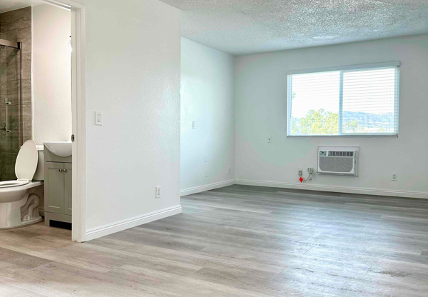 149 N COMMONWEALTH AVE