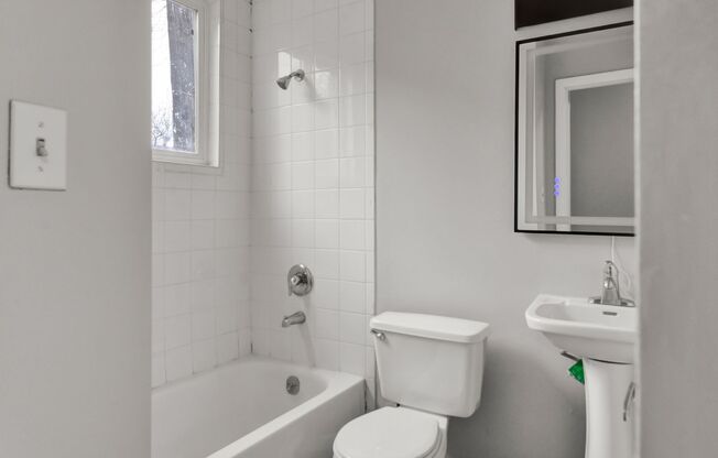 1 bed, 1 bath, 700 sqft, $999, Unit Unit 20