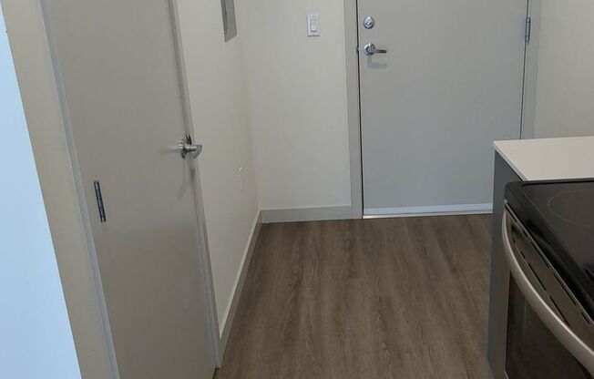 Studio, 1 bath, 257 sqft, $1,169, Unit 708