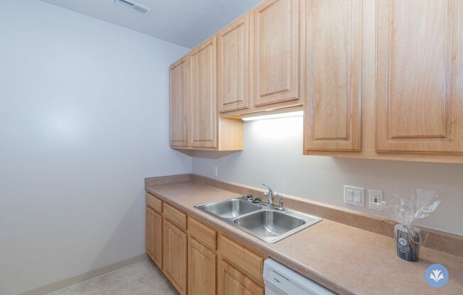 1 bed, 1 bath, 639 sqft, $1,085, Unit CT-10