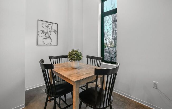 1 bed, 1 bath, 677 sqft, $1,395, Unit 3323