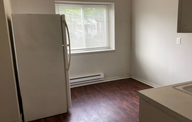 Studio, 1 bath, 650 sqft, $750, Unit #22