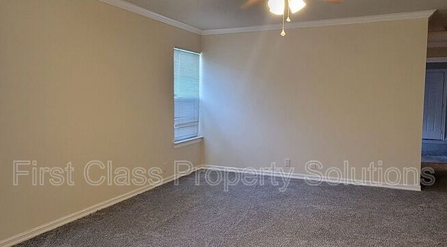 1130 N GARDENER AVE