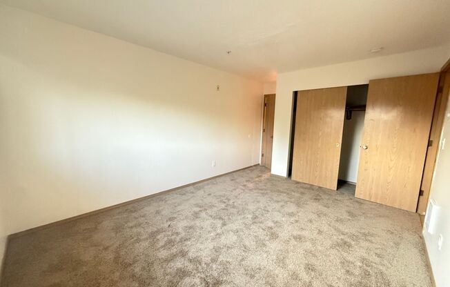 2 beds, 2 baths, 847 sqft, $1,650, Unit 44