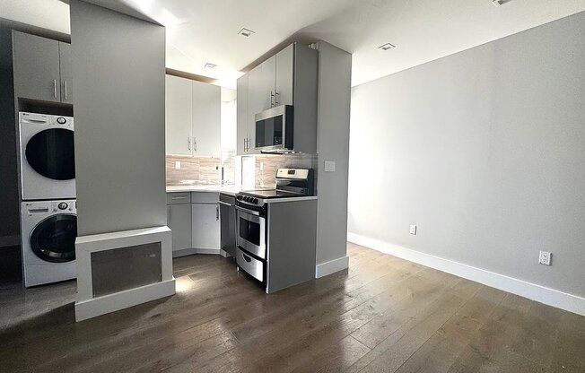 238 E 116 ST