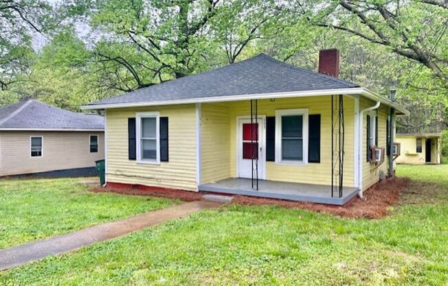 Adorable 2 Bedroom 1 bath home . Located in the Mountain Brook area in Gastonia