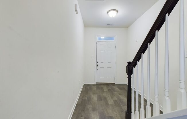 Beautiful, Spacious 3 Bedroom Townhome in Chester Available NOW!