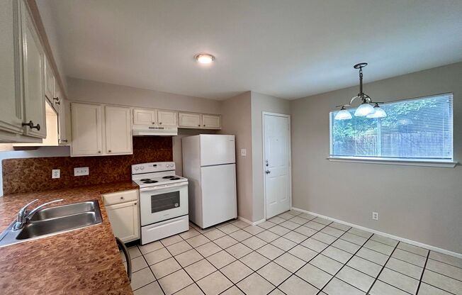 1707 WATERLOO TR