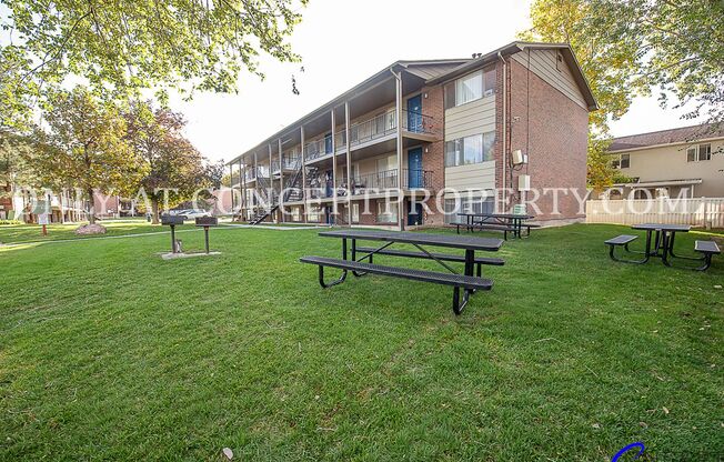 2 beds, 1 bath, 935 sqft, $1,275, Unit 59