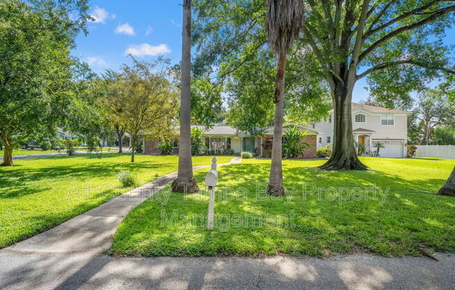 2725 N MYRTLE AVE
