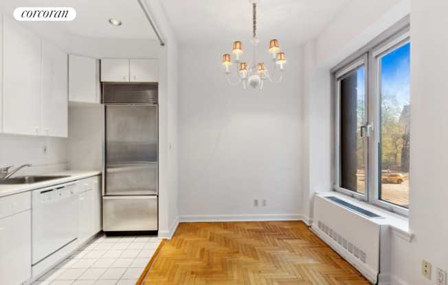100 CENTRAL PARK S