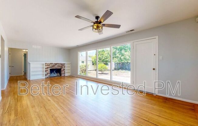 3241 MONTGOMERY DR