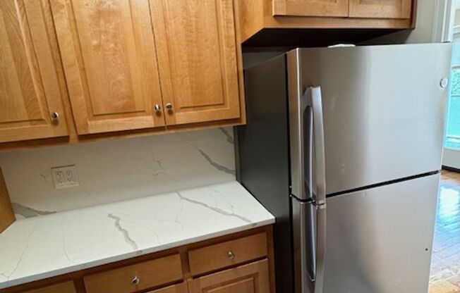 2 beds, 2 baths, 1,080 sqft, $2,325, Unit 5U