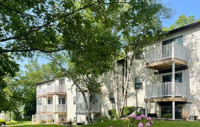 2 beds, 1 bath, 875 sqft, $995