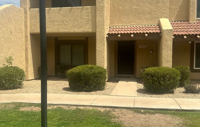 Stunning & Spacious 2 BR / 2.5 BA Townhome – Move-In Ready!