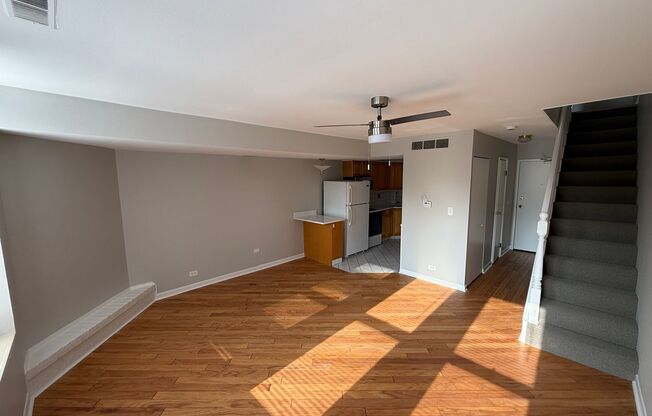 2 beds, 1.5 baths, $2,550, Unit 305