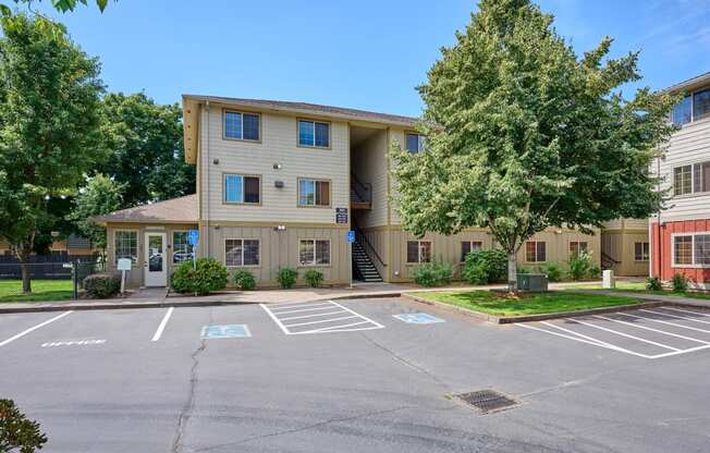 Entryat Monroe Avenue Apartments, Salem, Oregon