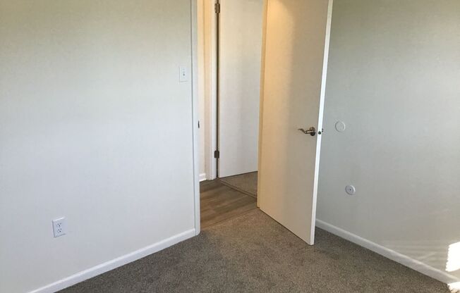 2 beds, 1 bath, 945 sqft, $1,280, Unit WY30006