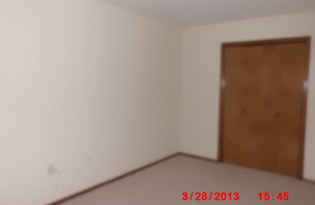 2 beds, 1 bath, $695, Unit # 4