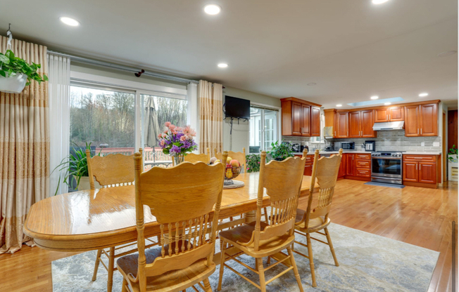 10010 51 AVE S