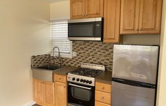 871 E 49 ST
