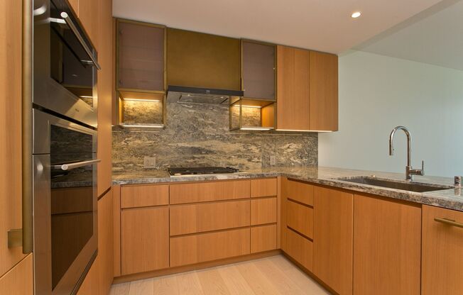 1 bed, 1 bath, $6,000, Unit # 2705