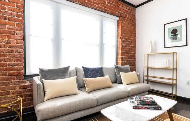 Studio, 1 bath, 300 sqft, $2,000, Unit 311