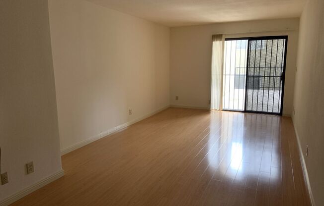 Secured 1 Bed/1 Bath With 1 Covered Parking in Koreatown Available Now!