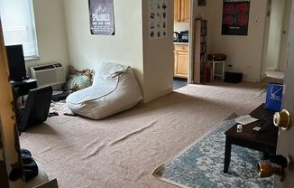 Great Shadyside/Squirrel Hill location near Universities