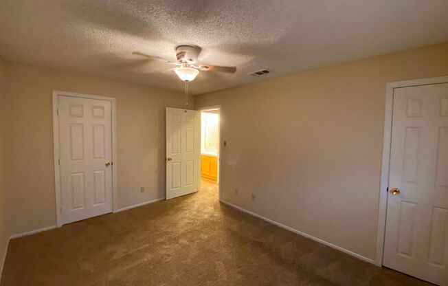 1 bed, 1 bath, $1,050, Unit # 257