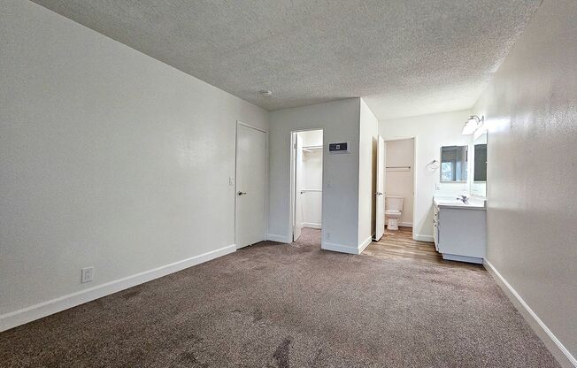 1 bed, 1 bath, 700 sqft, $1,795, Unit 21