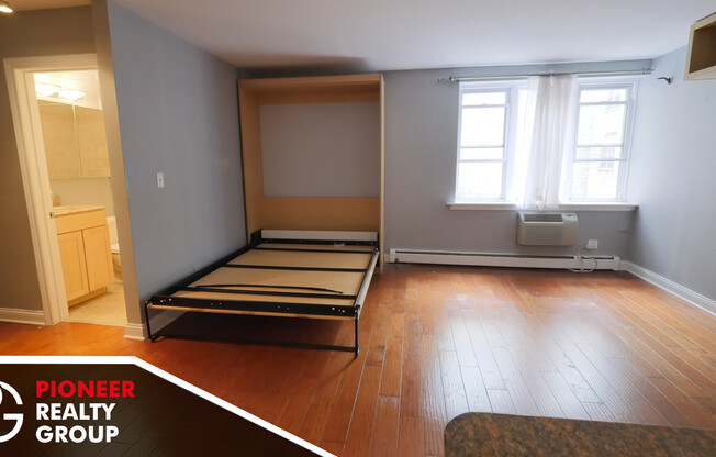 625 W Wrightwood 202