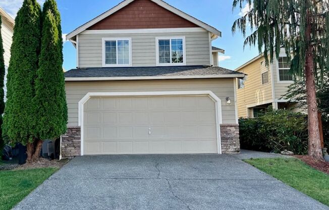 Roomy 4-Bedroom Home in Quiet Panther Lake Location