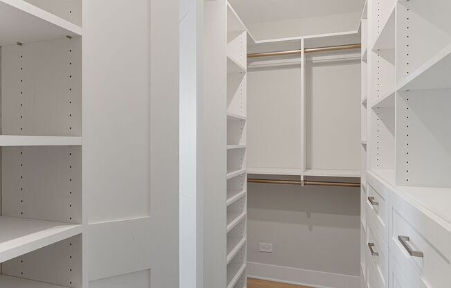 3 beds, 1.5 baths, 1,001 sqft, $3,300, Unit 26H