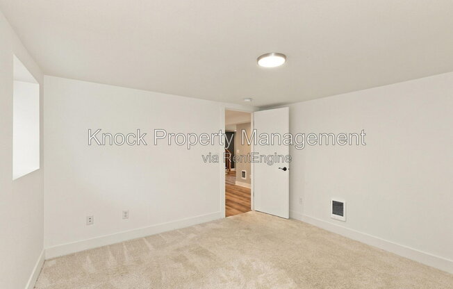 2 beds, 1 bath, 936 sqft, $1,700, Unit B
