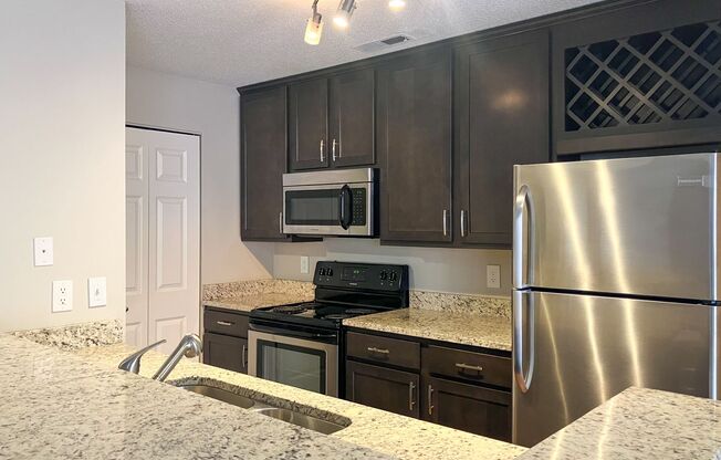 1 bed, 1 bath, 816 sqft, $1,755, Unit 5960203RP-1