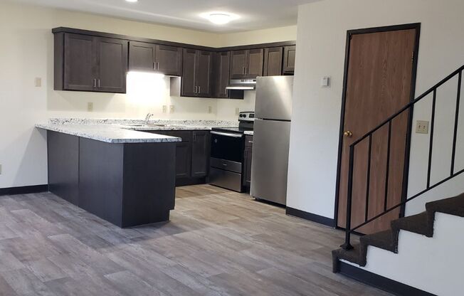 4 beds, 1.5 baths, 1,400 sqft, $1,680, Unit 1811-13