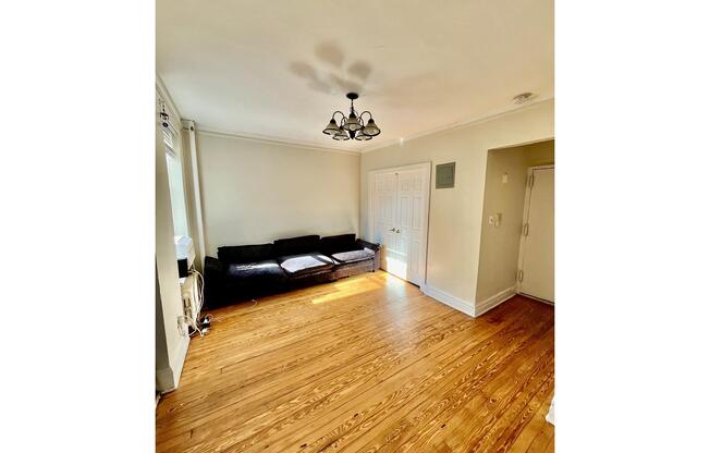 1 bed, 1 bath, 700 sqft, $2,350, Unit 4